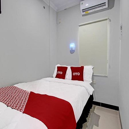 Oyo 91686 Triple S Hotel Malioboro Yogyakarta Exteriör bild