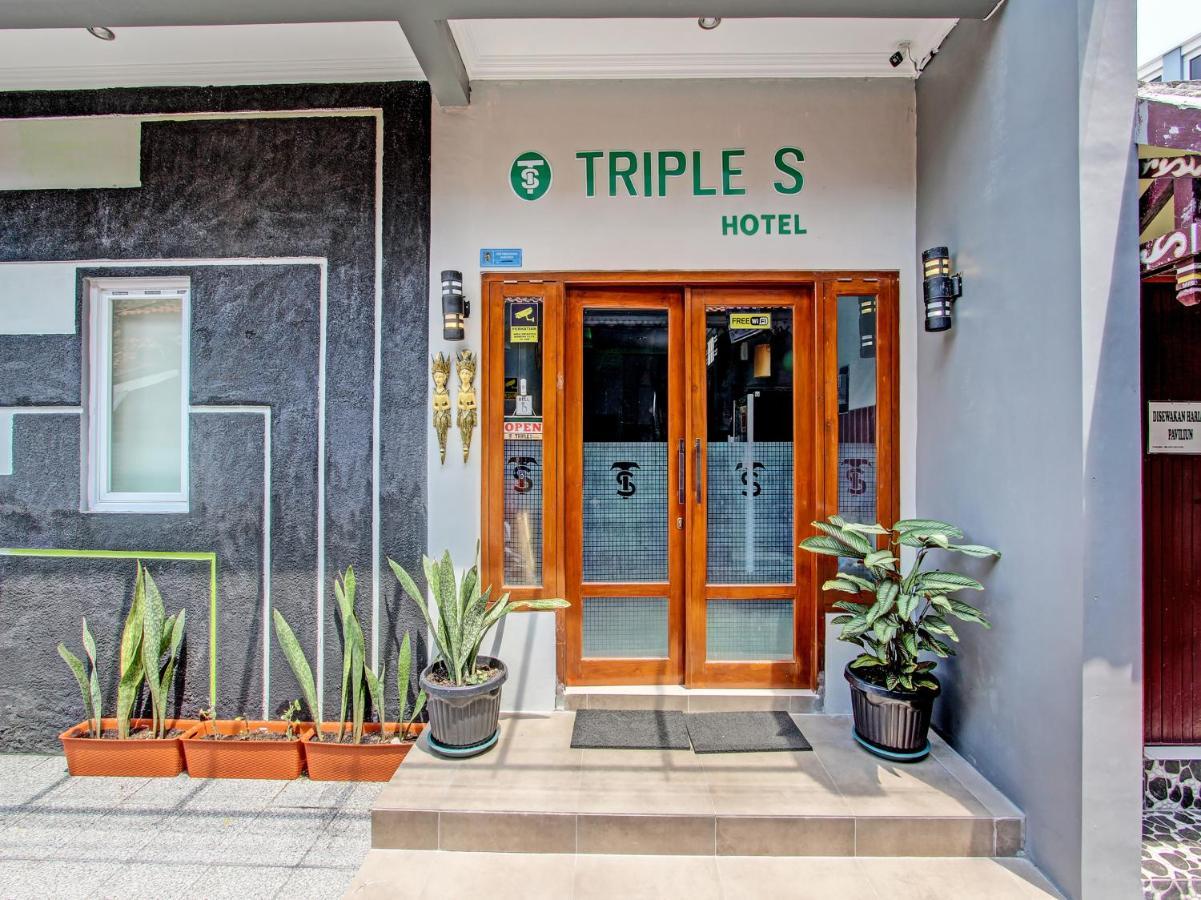 Oyo 91686 Triple S Hotel Malioboro Yogyakarta Exteriör bild