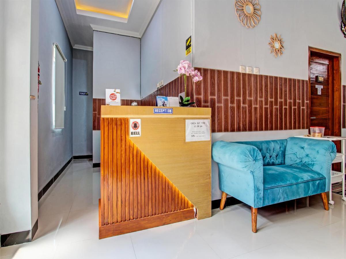 Oyo 91686 Triple S Hotel Malioboro Yogyakarta Exteriör bild