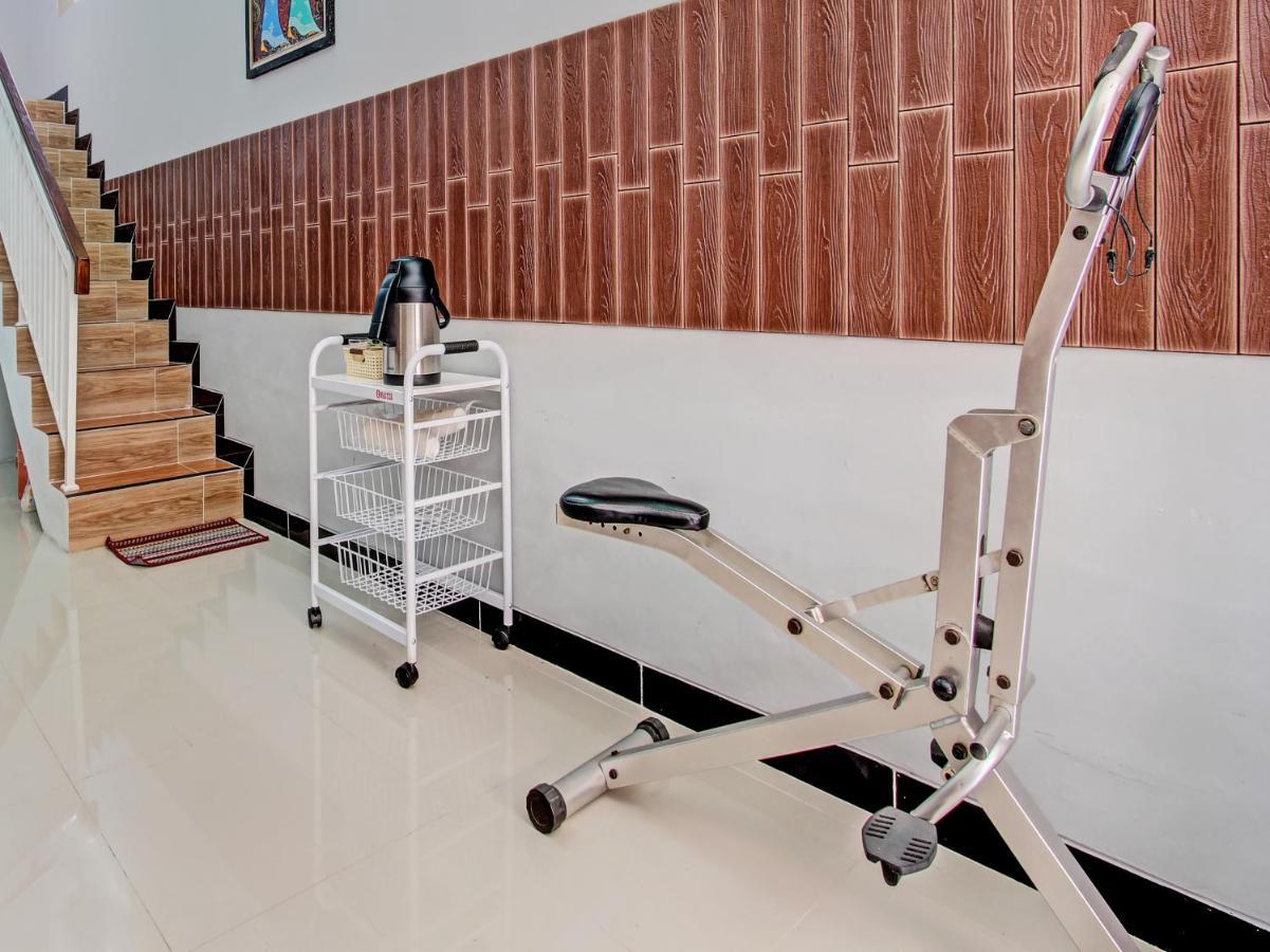 Oyo 91686 Triple S Hotel Malioboro Yogyakarta Exteriör bild