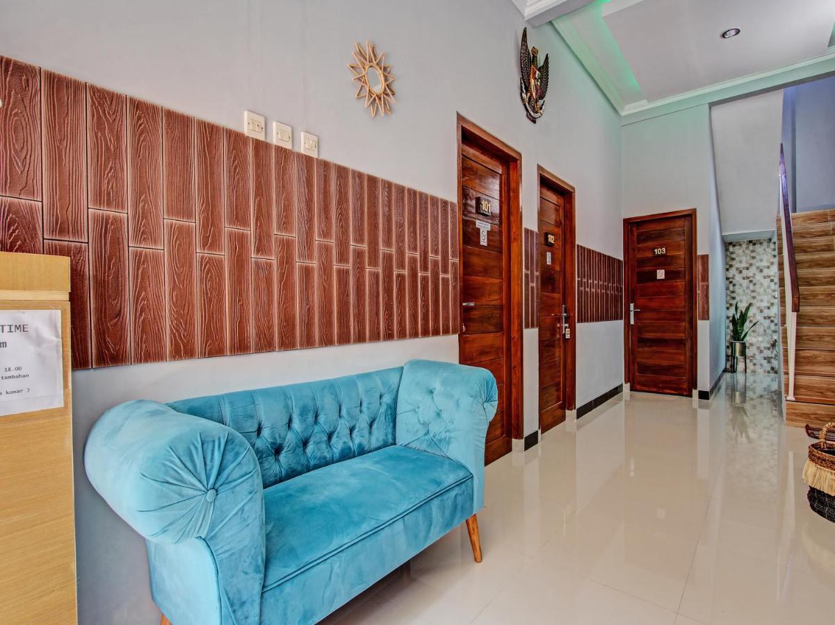 Oyo 91686 Triple S Hotel Malioboro Yogyakarta Exteriör bild