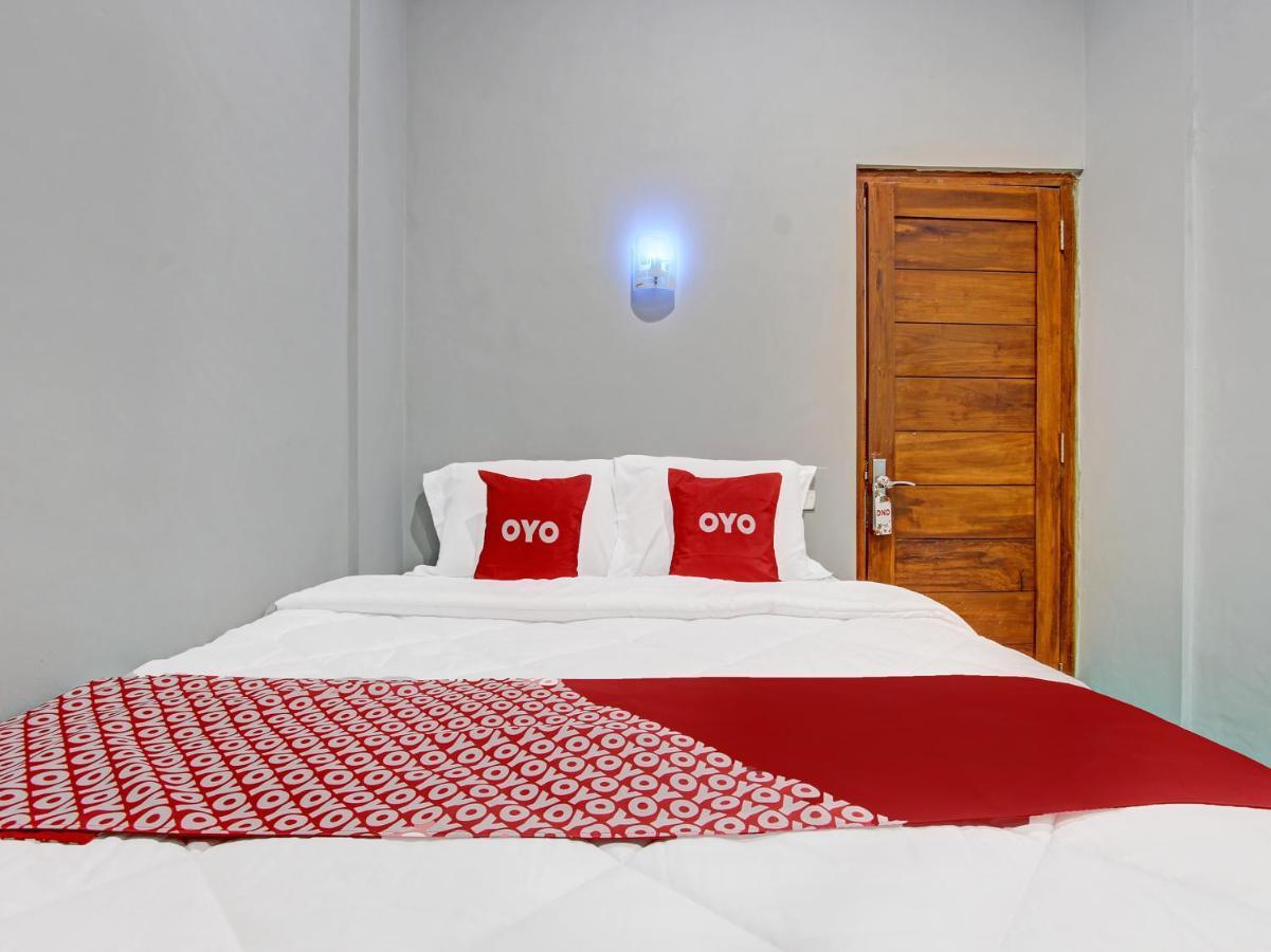 Oyo 91686 Triple S Hotel Malioboro Yogyakarta Exteriör bild