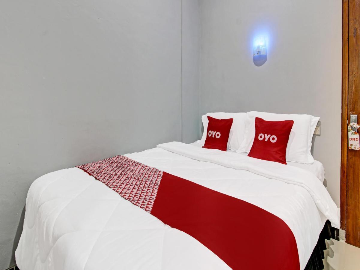 Oyo 91686 Triple S Hotel Malioboro Yogyakarta Exteriör bild
