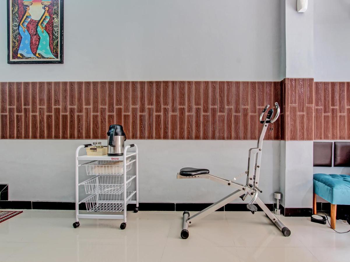 Oyo 91686 Triple S Hotel Malioboro Yogyakarta Exteriör bild